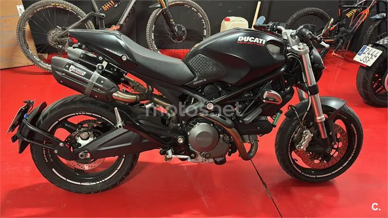 Ducati Monster 696 – Vista 3