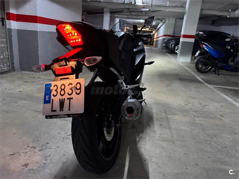 Yamaha R125 – Vista 4