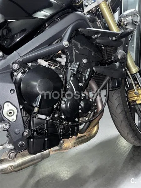 Triumph Street Triple – Vista 3