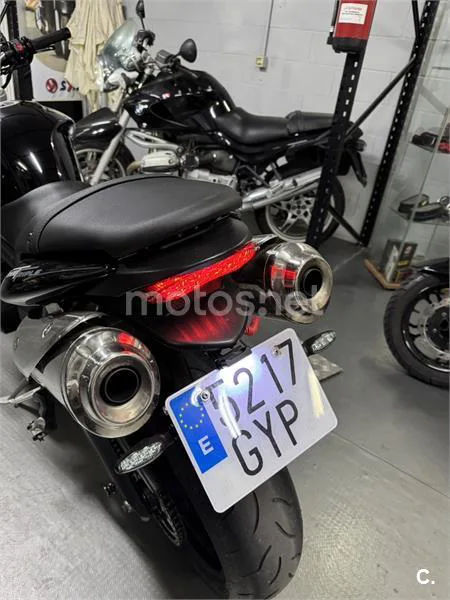 Triumph Street Triple – Vista 4