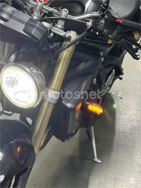 Triumph Street Triple – Vista 5