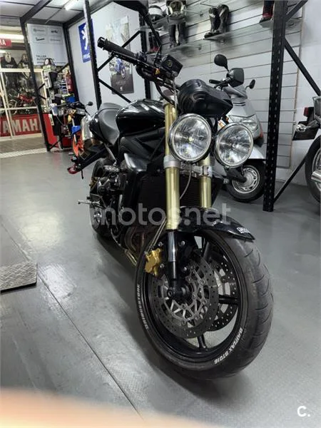 Triumph Street Triple – Vista 6
