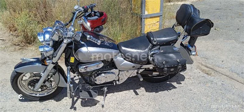 Hyosung GV 250 AQUILA – Vista 2