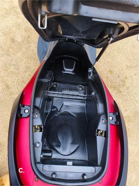 Kymco Super Dink 125 – Vista 6