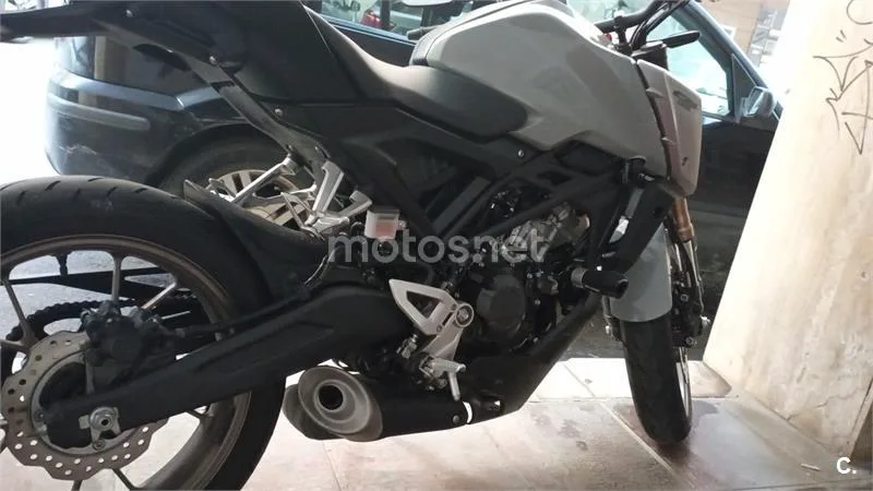 Honda CB 125 R – Vista 4