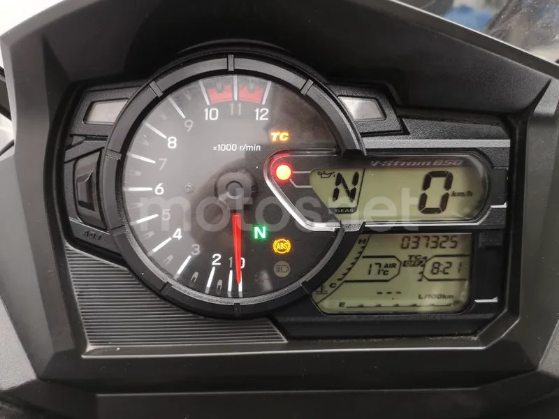 Suzuki V-Strom 650 XT – Vista 10
