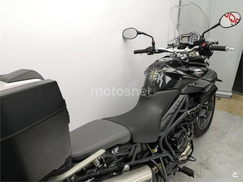 Triumph Tiger 800 – Vista 7