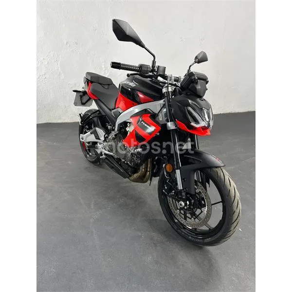 Aprilia Tuono 457 - Vista 3