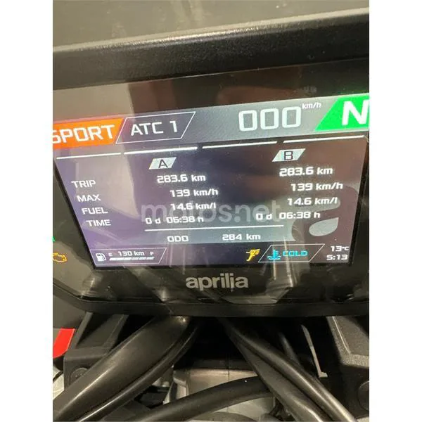 Aprilia Tuono 457 - Vista 5