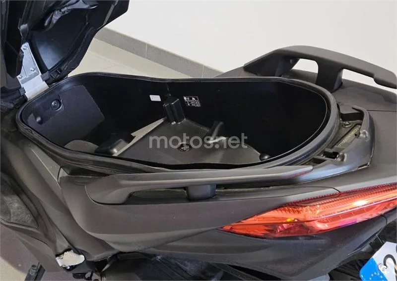 Yamaha XMAX 300 – Vista 9