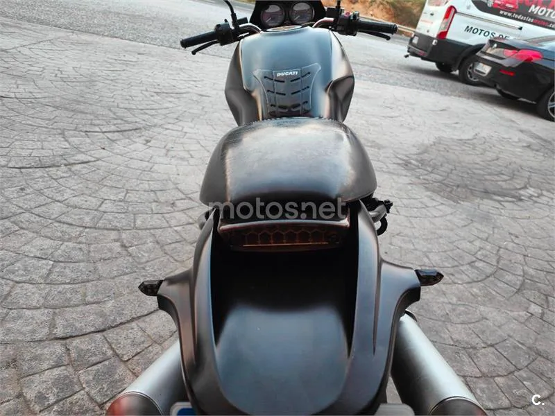 Ducati Monster 695 – Vista 13