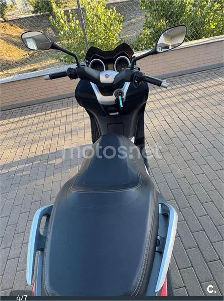 Yamaha XMAX 250 – Vista 4