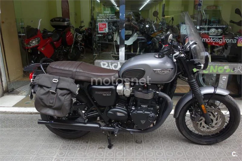 Triumph Bonneville – Vista 13