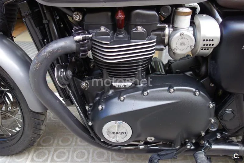 Triumph Bonneville – Vista 5