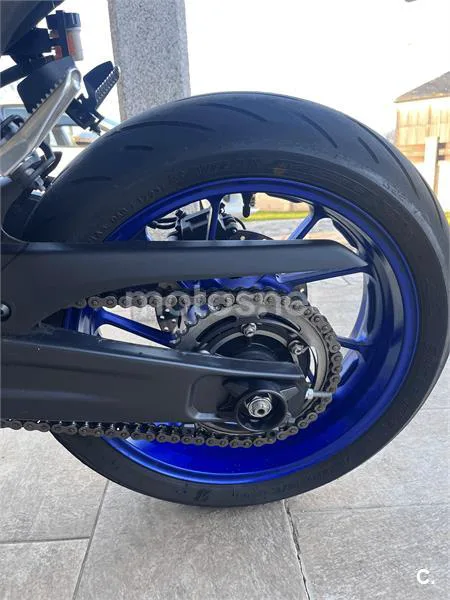 Yamaha R7 – Vista 8