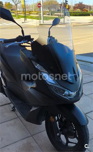 Honda PCX 125 – Vista 4
