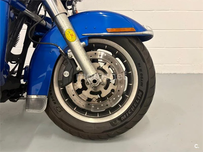 Harley-Davidson Electra Glide Standard – Vista 11