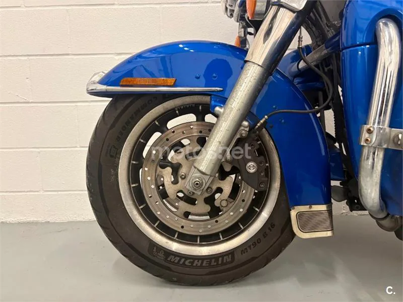 Harley-Davidson Electra Glide Standard – Vista 12