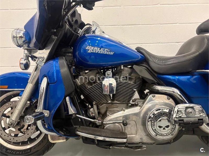 Harley-Davidson Electra Glide Standard – Vista 16