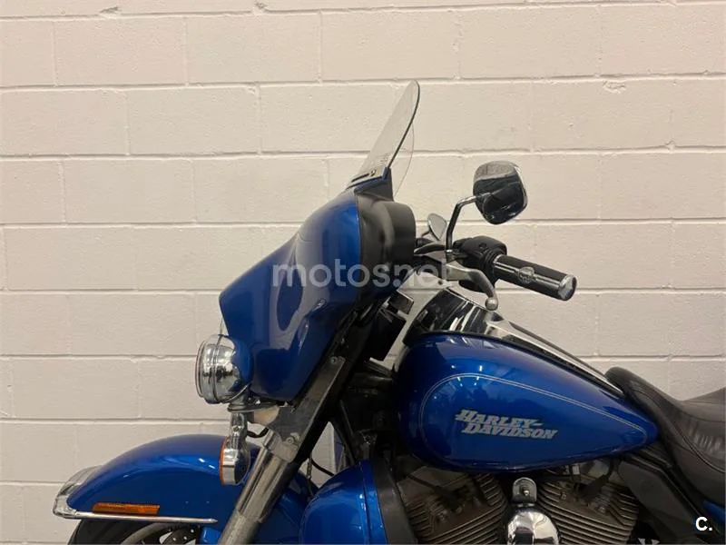 Harley-Davidson Electra Glide Standard – Vista 18