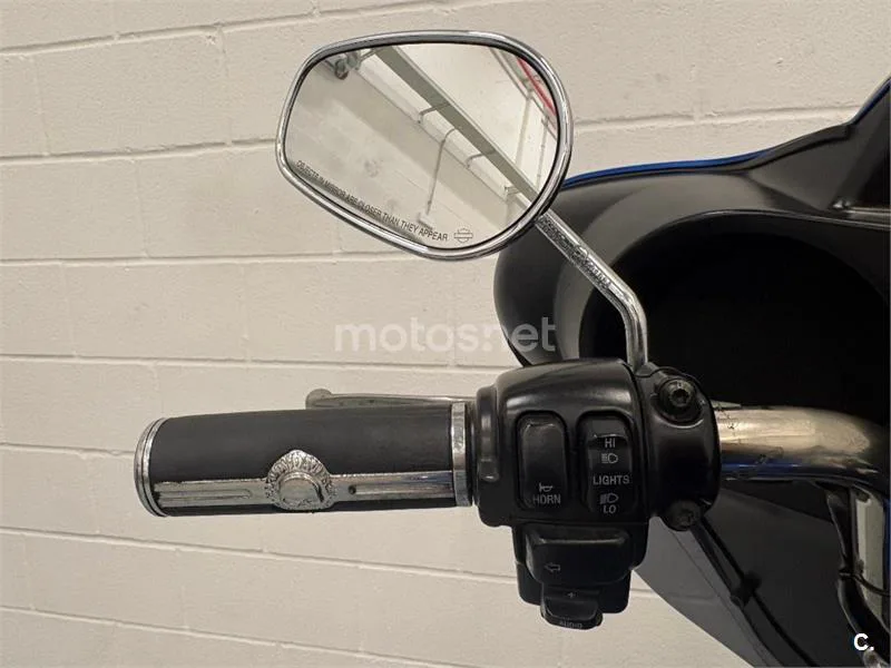 Harley-Davidson Electra Glide Standard – Vista 19