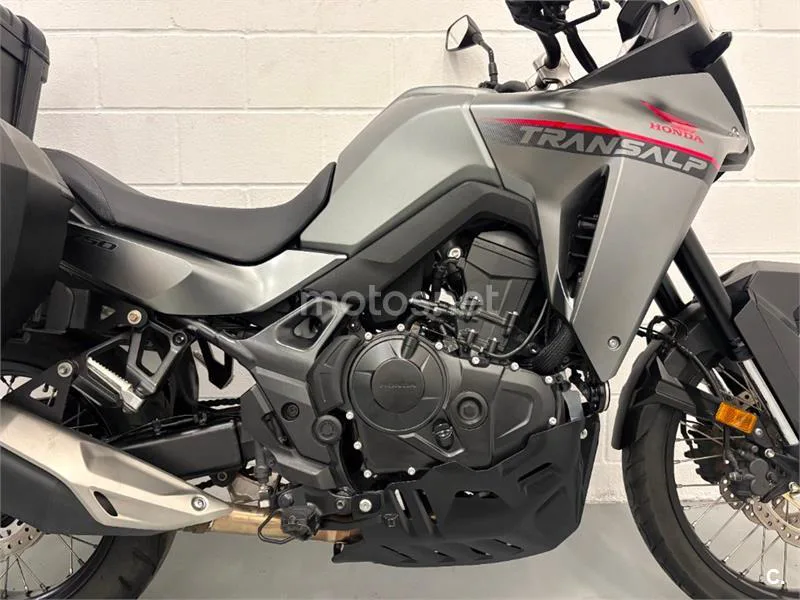 Honda XL 750 Transalp – Vista 13