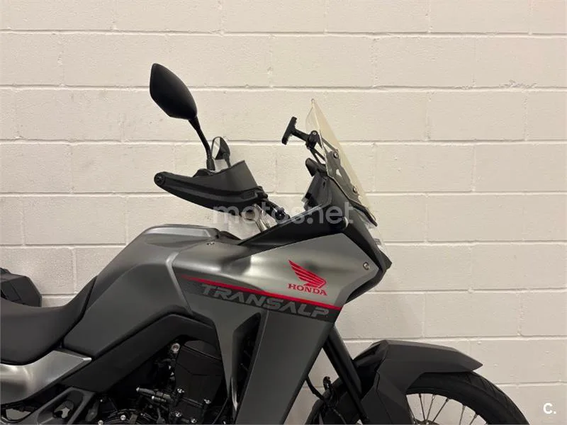 Honda XL 750 Transalp – Vista 15