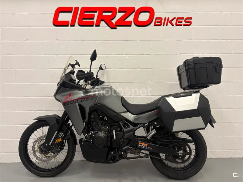 Honda XL 750 Transalp – Vista 5