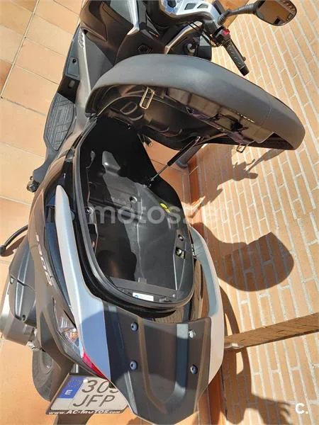 Kawasaki J 300 – Vista 9