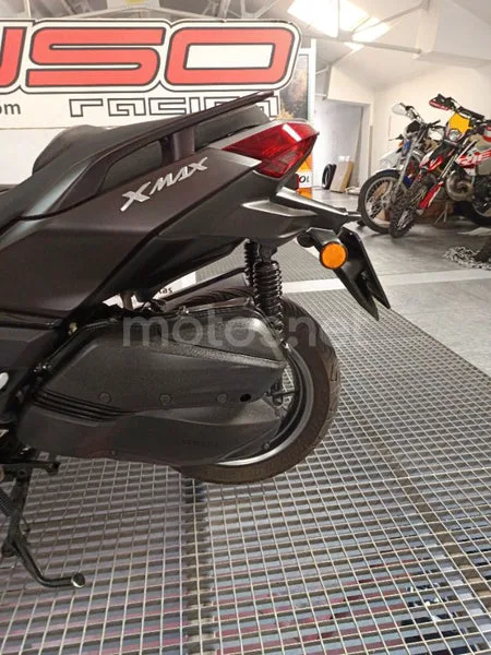Yamaha XMAX 300 – Vista 16
