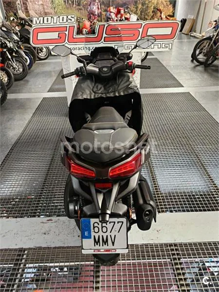 Yamaha XMAX 300 – Vista 18