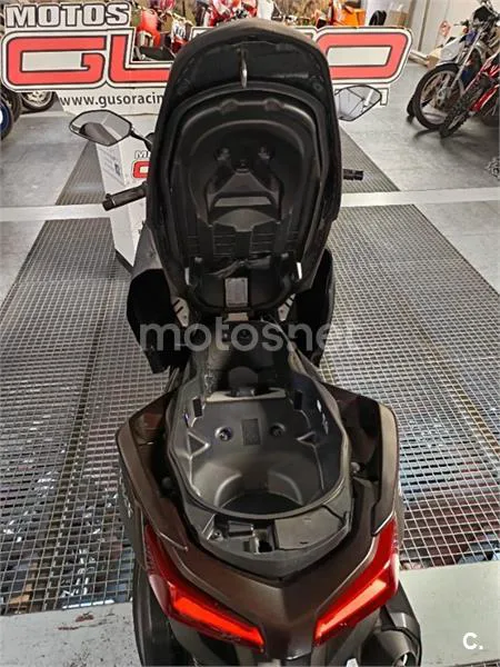 Yamaha XMAX 300 – Vista 22