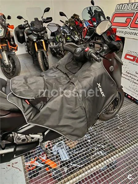 Yamaha XMAX 300 – Vista 23