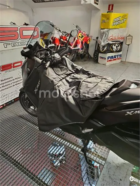 Yamaha XMAX 300 – Vista 24