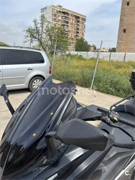 Kymco AK 550 – Vista 14
