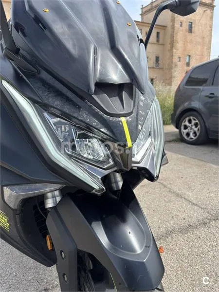 Kymco AK 550 – Vista 16