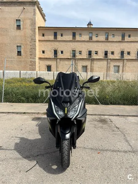 Kymco AK 550 – Vista 18
