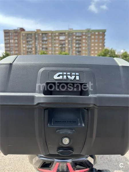 Kymco AK 550 – Vista 3