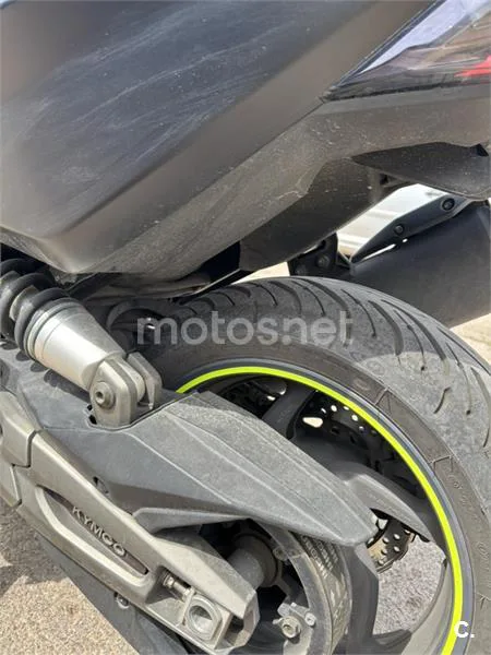 Kymco AK 550 – Vista 21