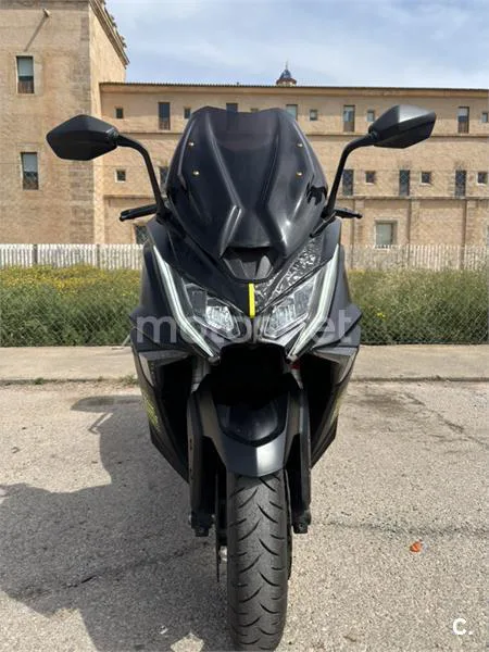 Kymco AK 550 – Vista 22