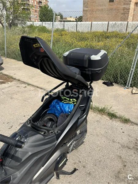 Kymco AK 550 – Vista 26
