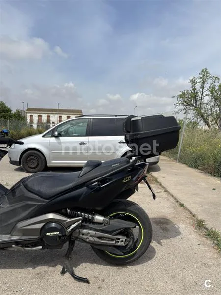 Kymco AK 550 – Vista 4