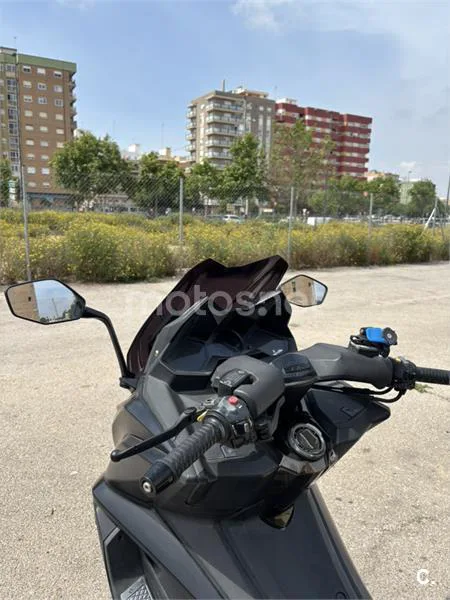 Kymco AK 550 – Vista 7