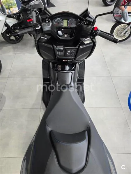 Suzuki Burgman 400 – Vista 13