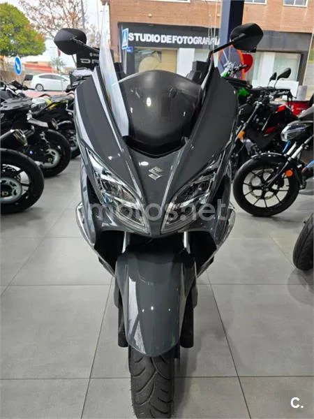 Suzuki Burgman 400 – Vista 6