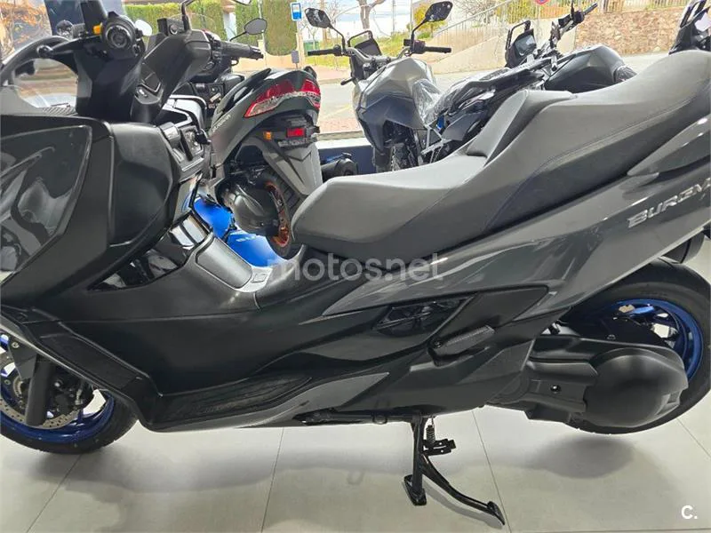 Suzuki Burgman 400 – Vista 8