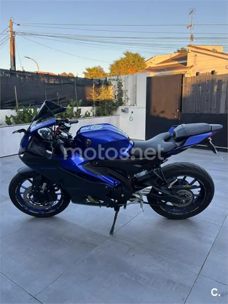 Yamaha R 125 – Vista 2
