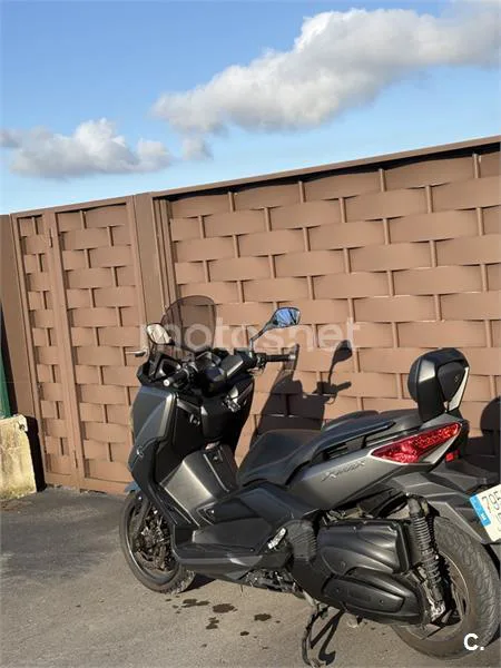 Yamaha XMAX 400 – Vista 3