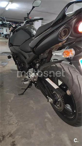 Suzuki GSR 600 – Vista 3