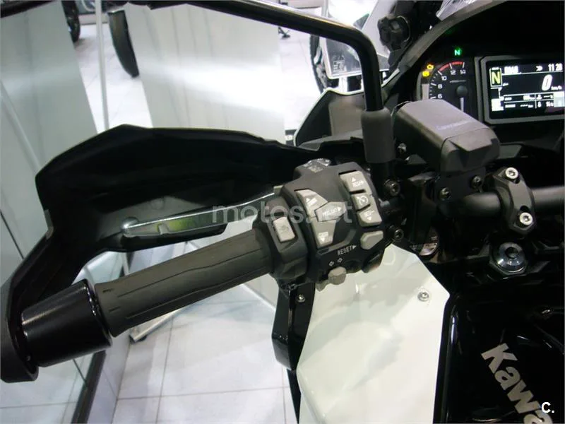 Kawasaki Versys 1100 – Vista 9